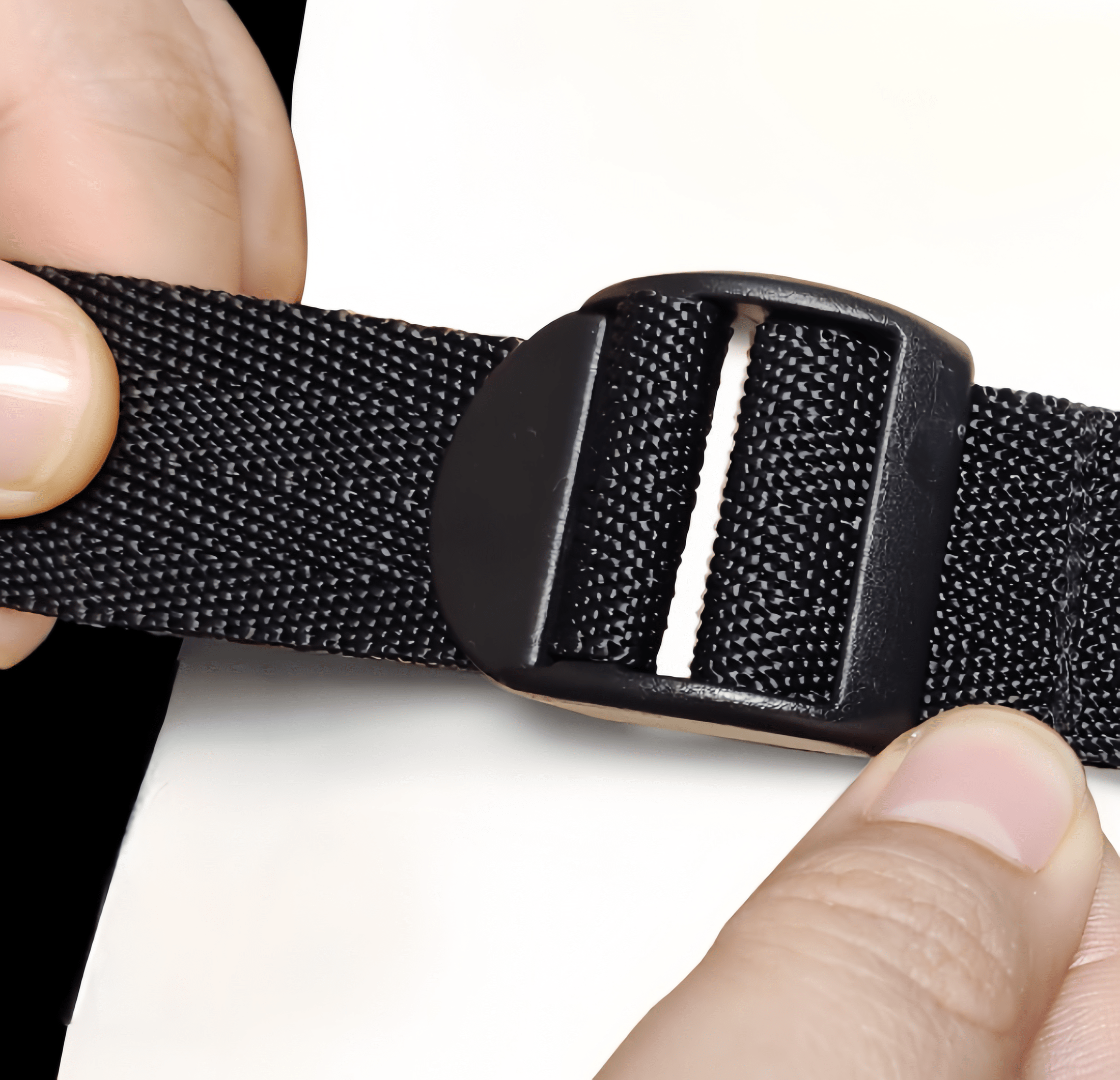 Quick-release feature allows for quick release in a second, making it convenient and practical.