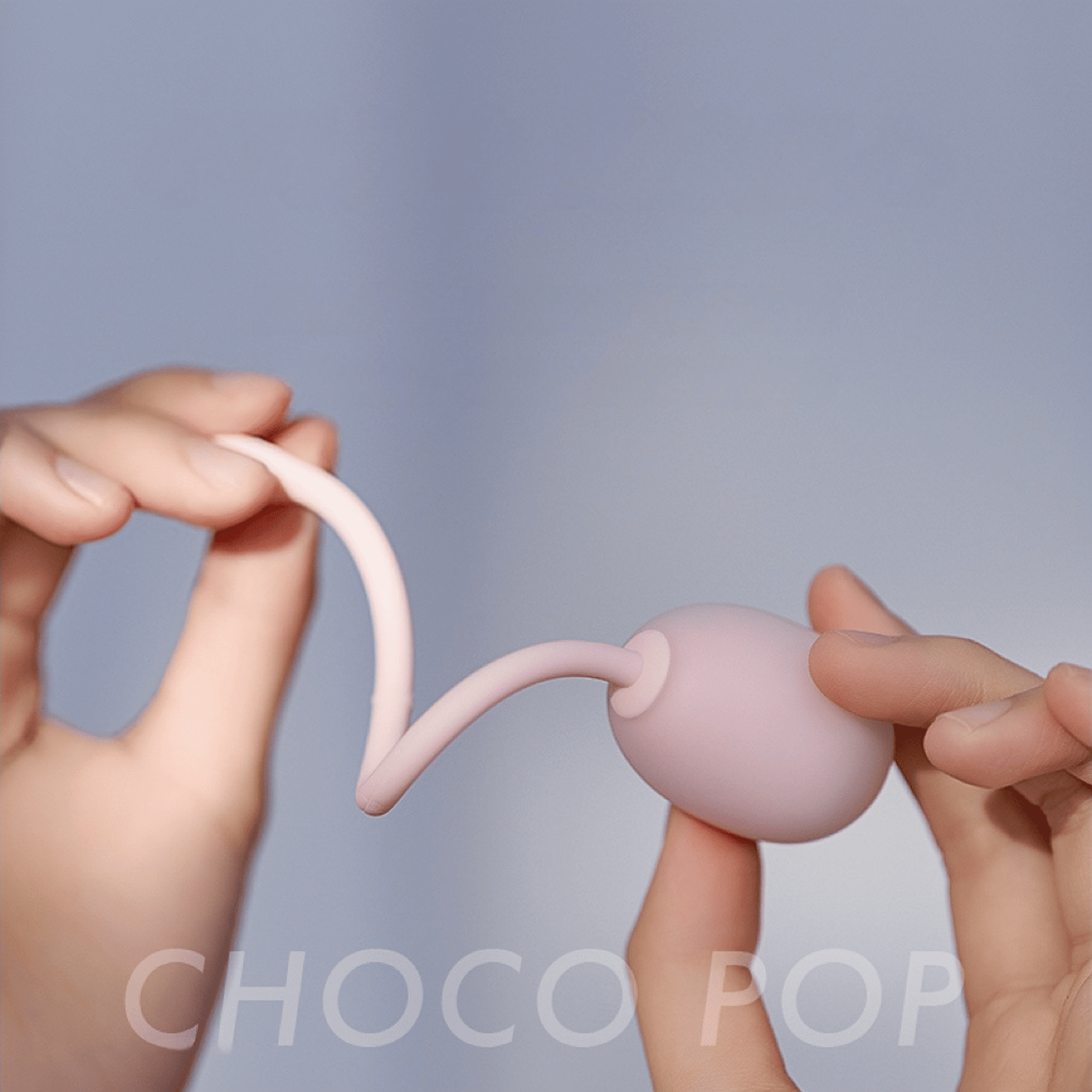 Discreet size is displayed. The compact 42mm size and discreet volume design allow for effortless use.