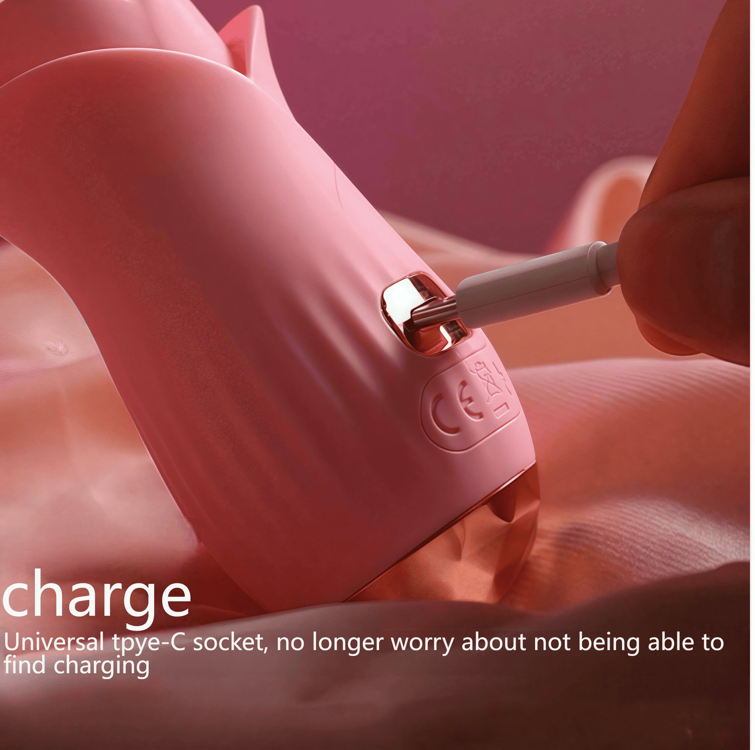 Close-up of the Type-C fast charging port: universal charging port for convenient charging, eliminating battery anxiety.