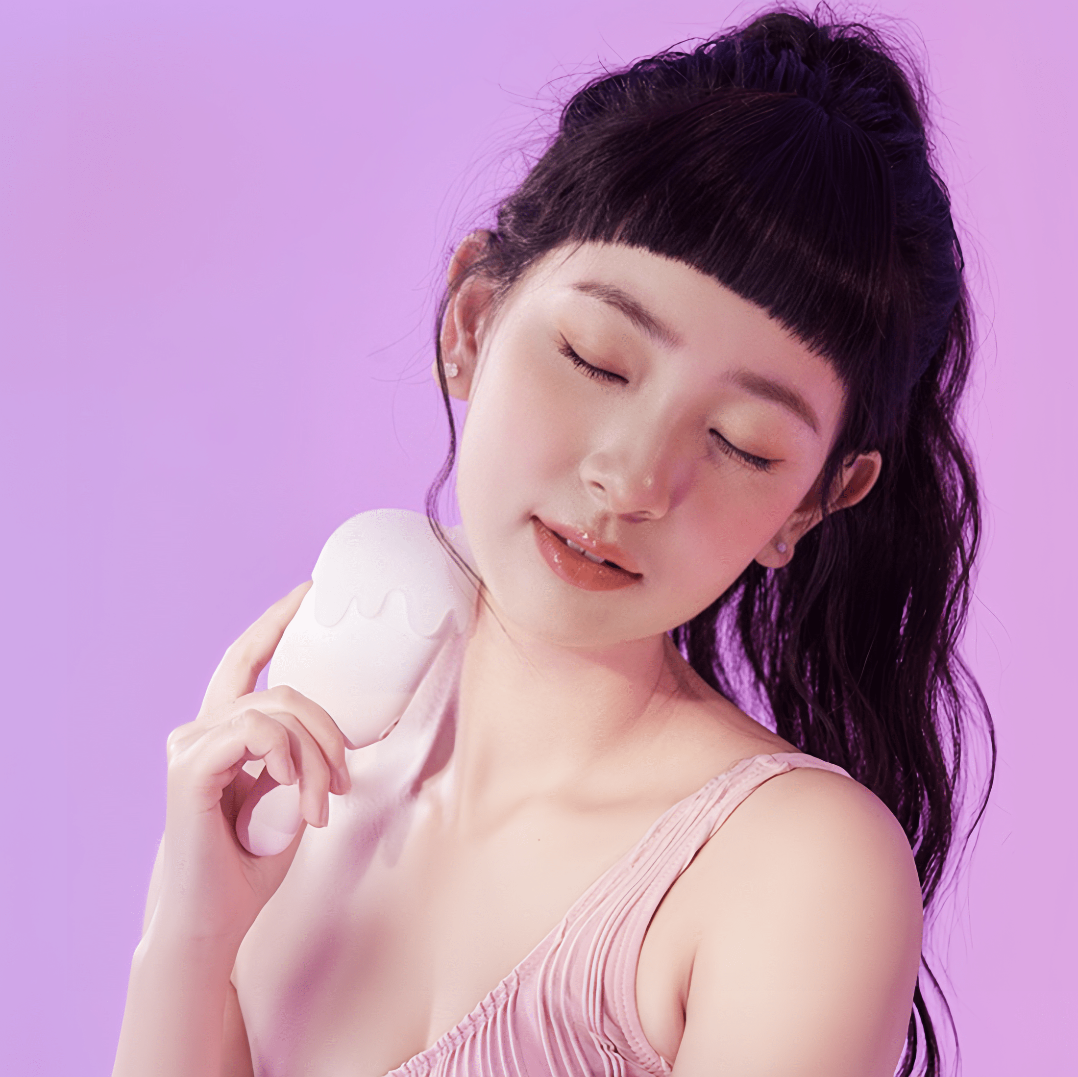 High-frequency tapping mode simulates the sensation of light finger tapping, stimulating sensitive areas.
