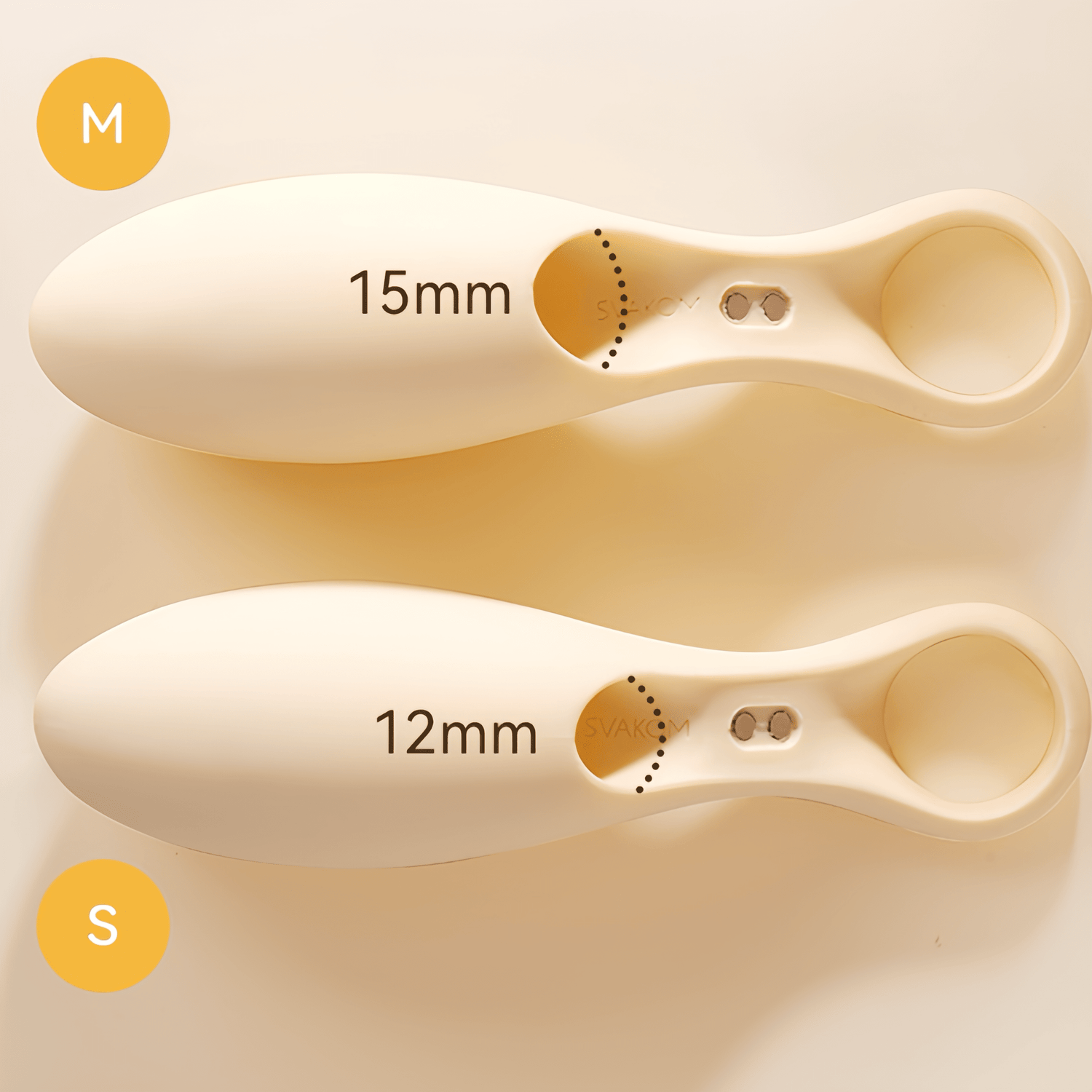 Size comparison: Size M (15mm) and size S (12mm) side by side, suitable for different finger sizes.