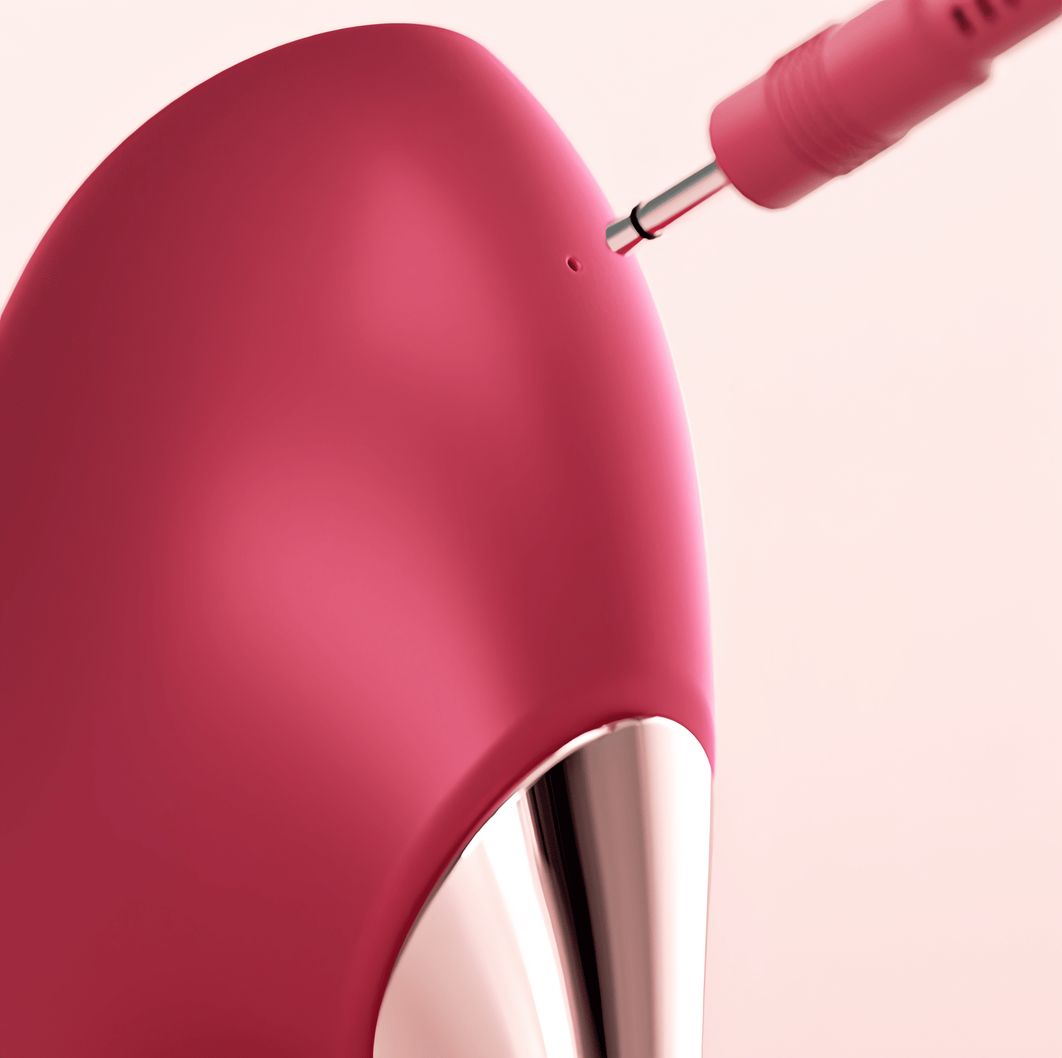 Pinhole charging, medical-grade silicone material close-up: soft and sticky touch, skin-friendly and non-allergenic, protecting sensitive areas